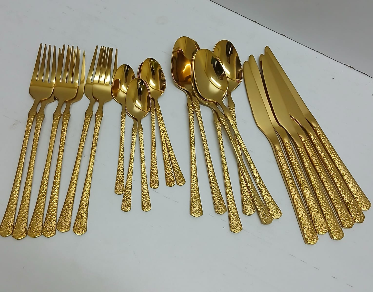 24-Piece Luxury Cutlery Set Stainless Steel Hammered Pattern Gold Silver Flatware Dinnerware Service for 6