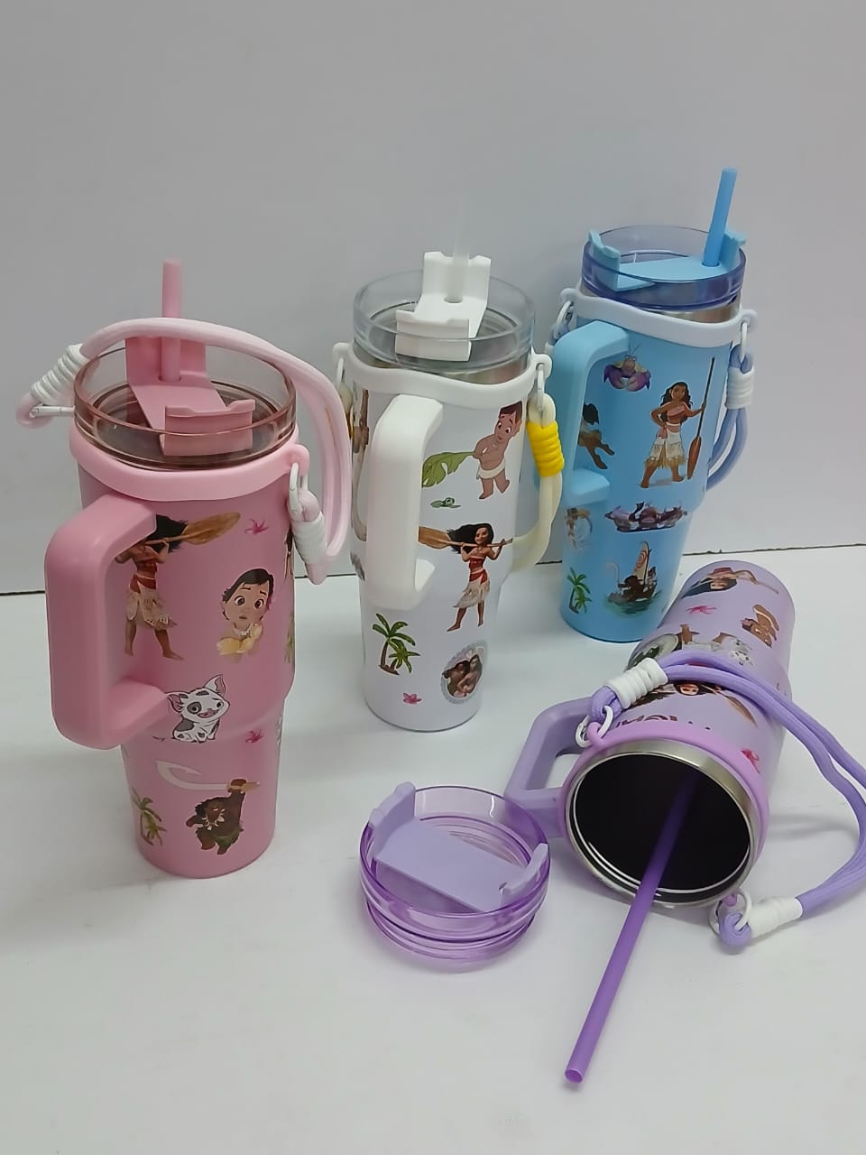900ml Insulated Tumbler with Handle and Straw - Character Design