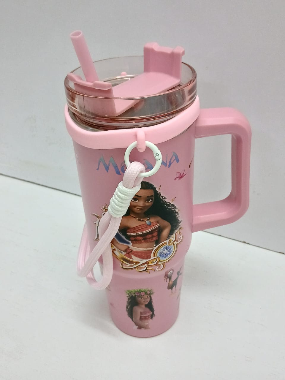 900ml Insulated Tumbler with Handle and Straw - Character Design