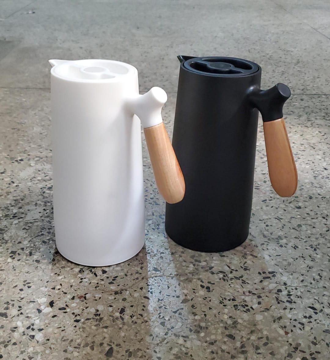 Nordic Insulated Thermos 1L with Wooden Handle
