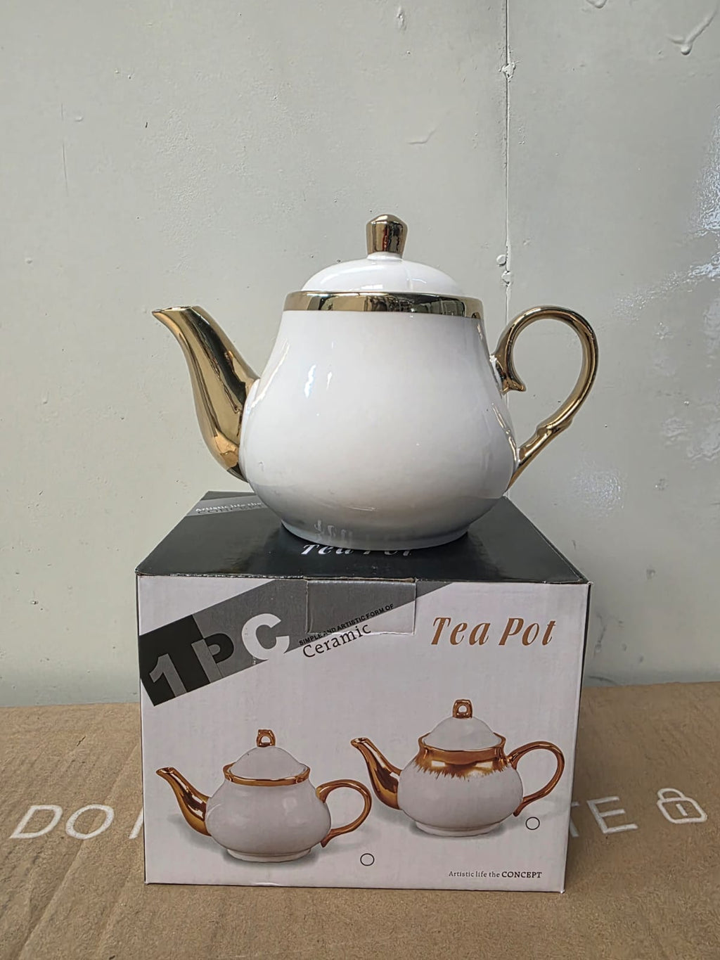 Ceramic Tea Pot with Gold Trim