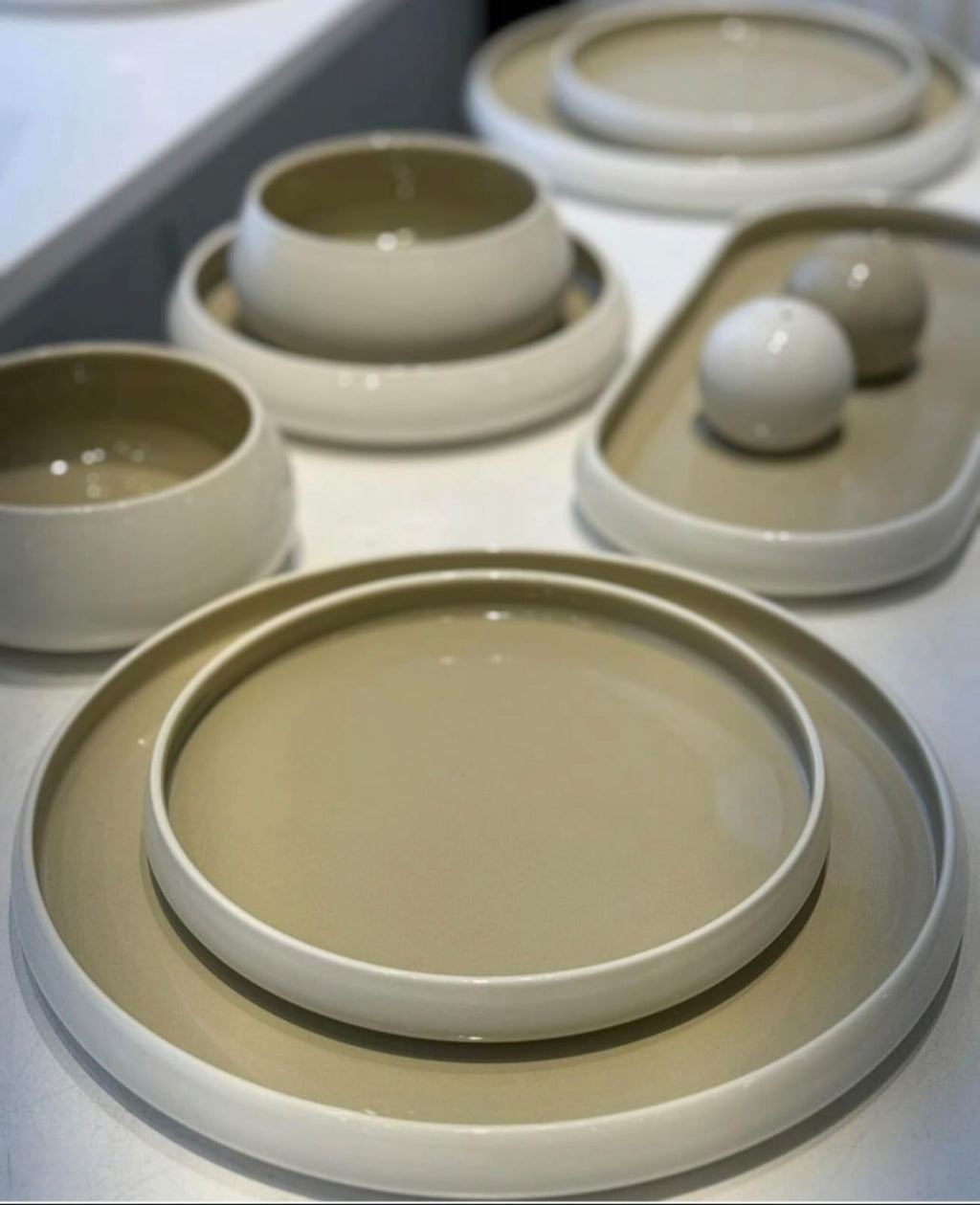 27pc Elegant European Double Glaze Porcelain Dinner Set – Beige & White | Serves 6