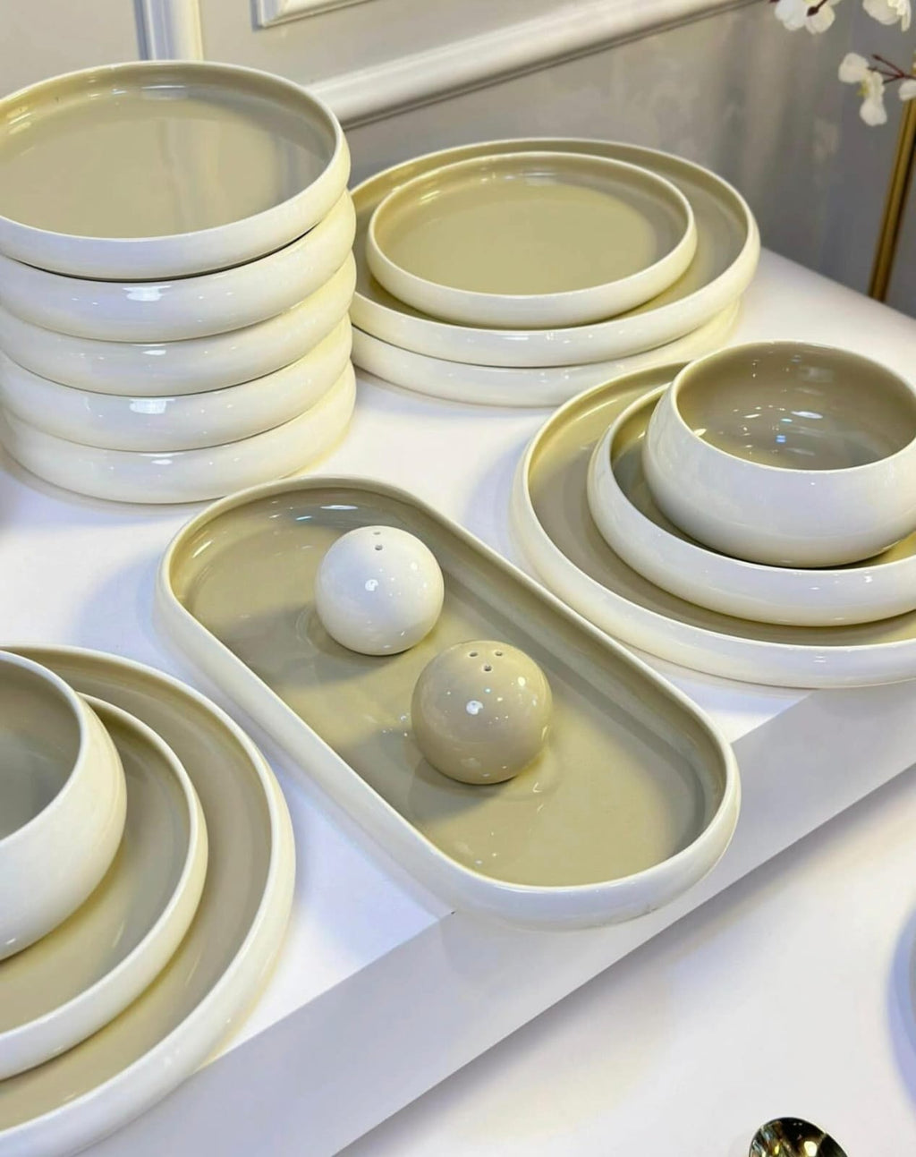 27pc Elegant European Double Glaze Porcelain Dinner Set – Beige & White | Serves 6