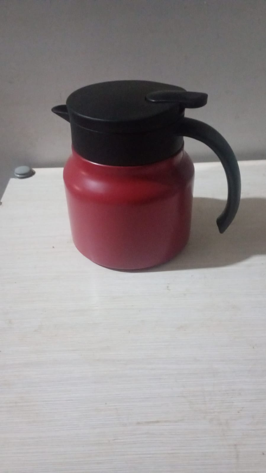 Red Insulated Thermo Jug with Handle 800ml