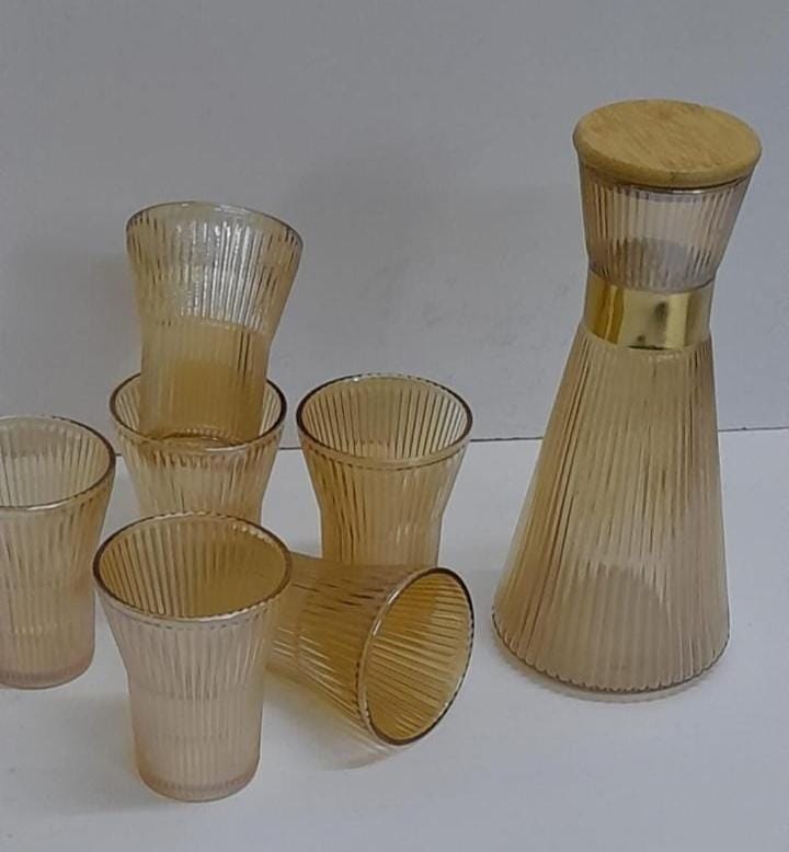 Glass Carafe with Glasses Set – Stripe Style (Gold & Clear)