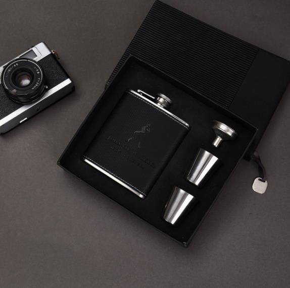 Hip Flask Whisky Bottle Gift Set with 2 Tot Cups – 200ml (Black & Brown Leather)