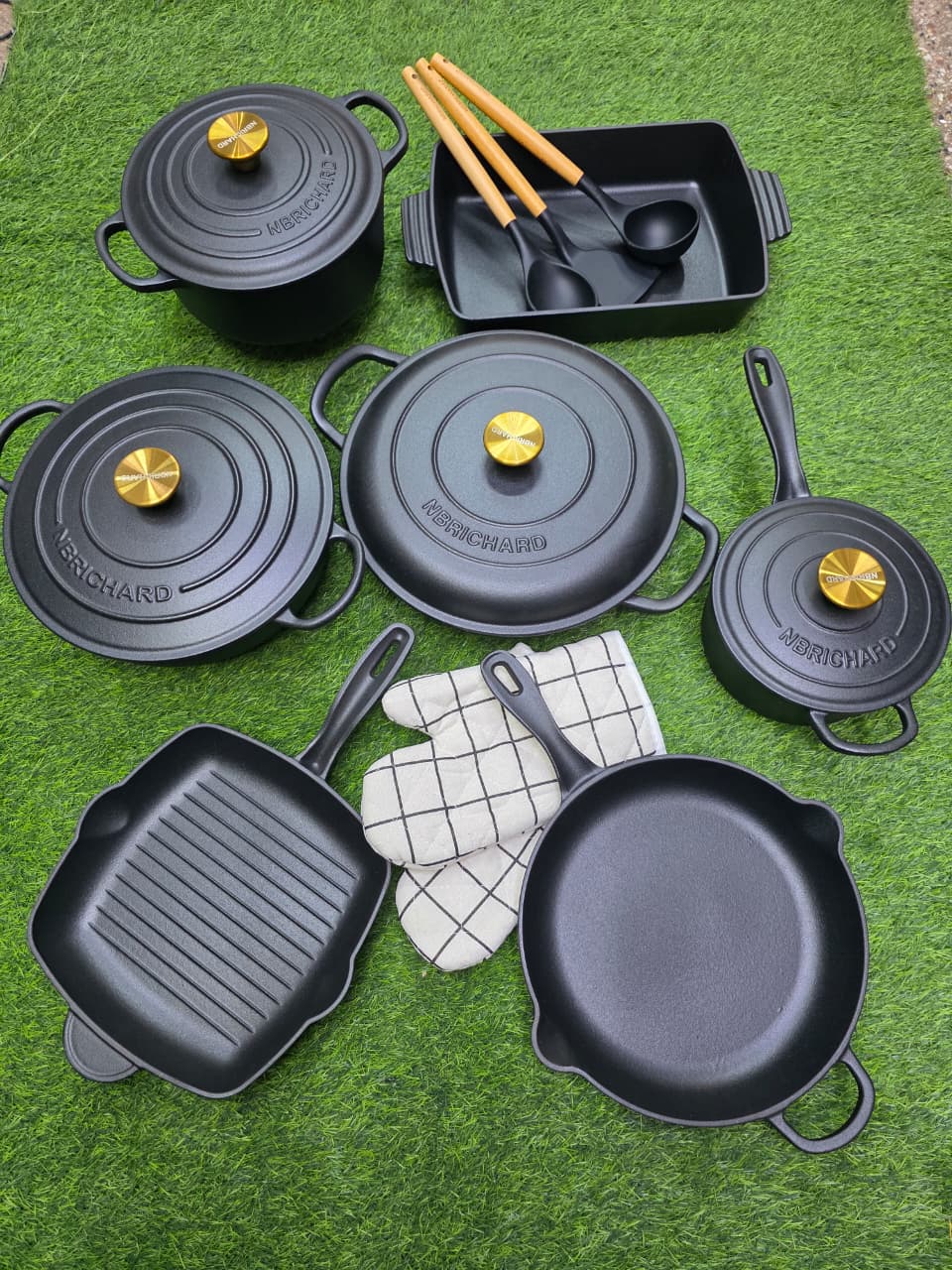 12 Pcs Enamel Cast Iron Cooking Pots Set with Silicone Spoons & Oven Gloves