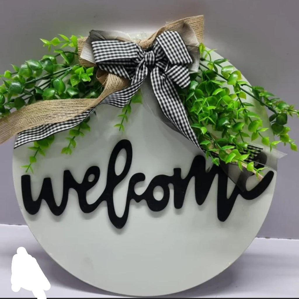 Welcome Decorative Wall Hanging Sign – Round Wooden Door Décor with Bow & Greenery