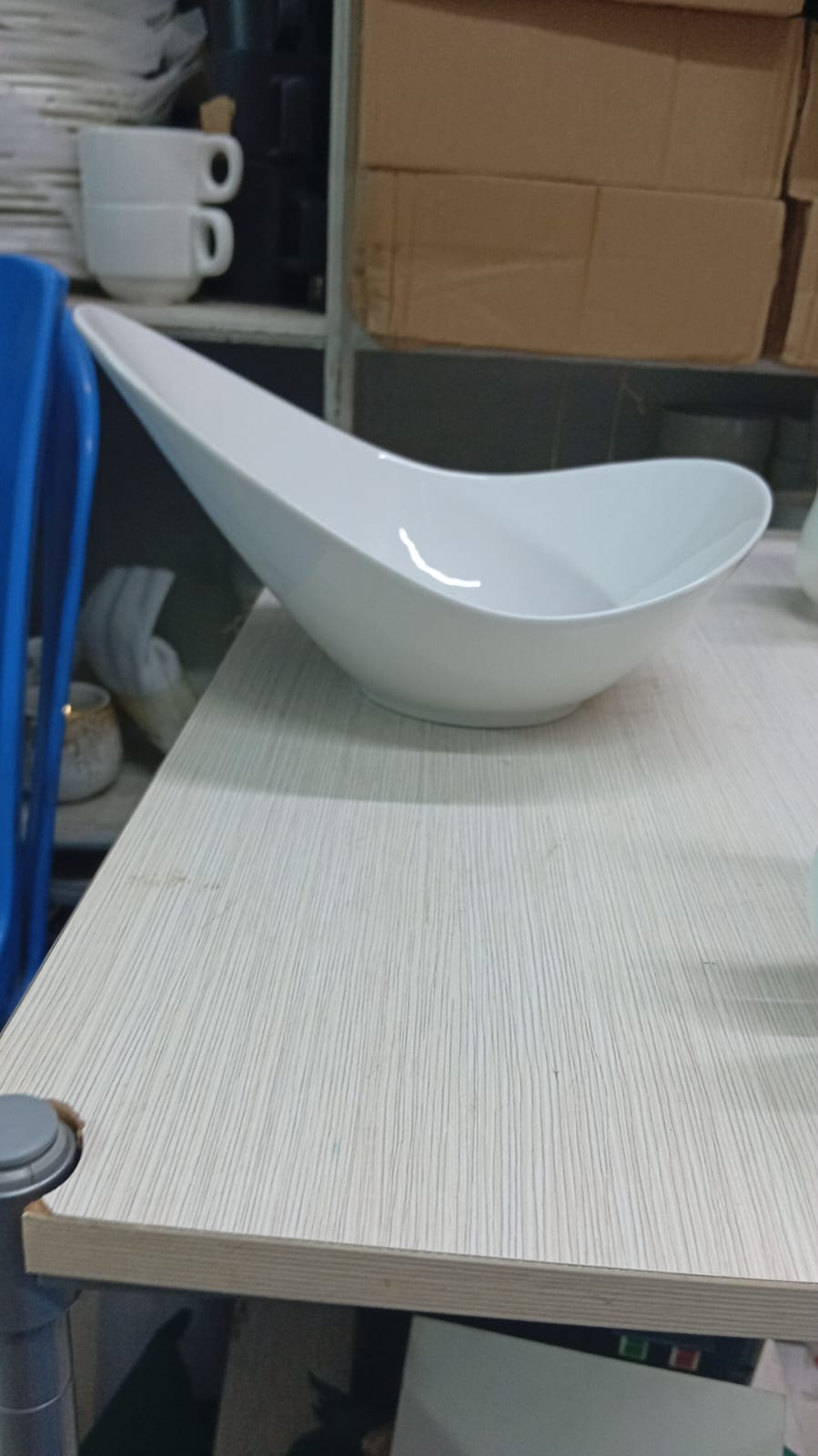 Fancy Boat-Shaped Ceramic Salad Bowl 10" | White | Fruit, Salad & Serving Bowl