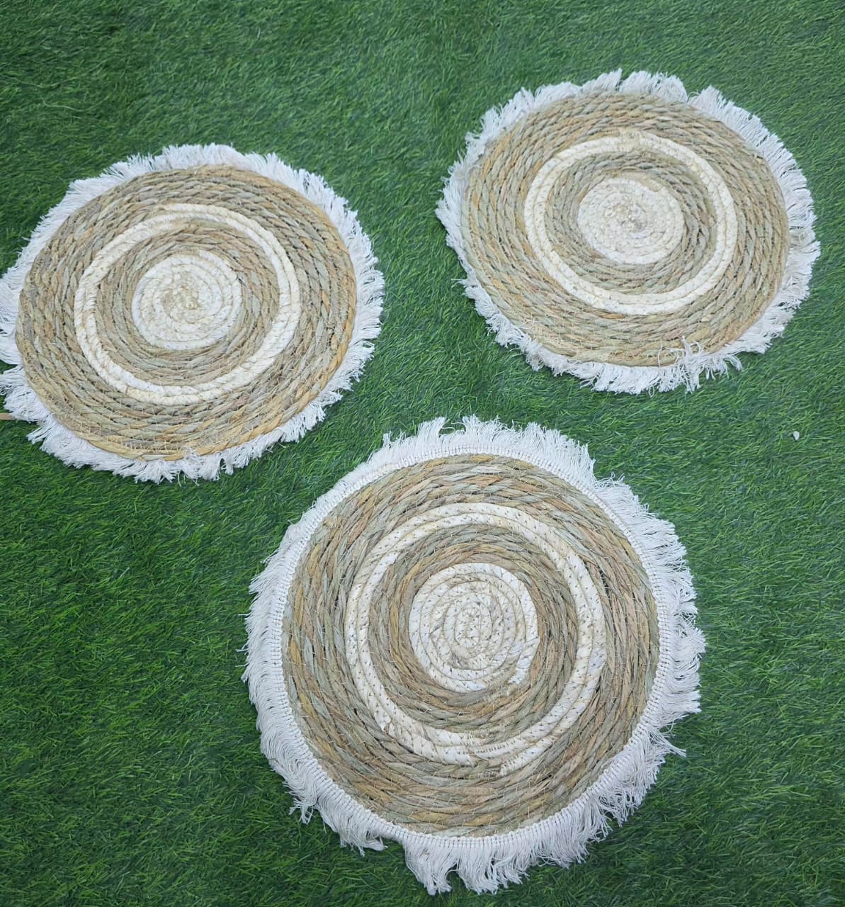 Modern Woven Round Rattan Placemats with Cotton Tassels – Set of 6