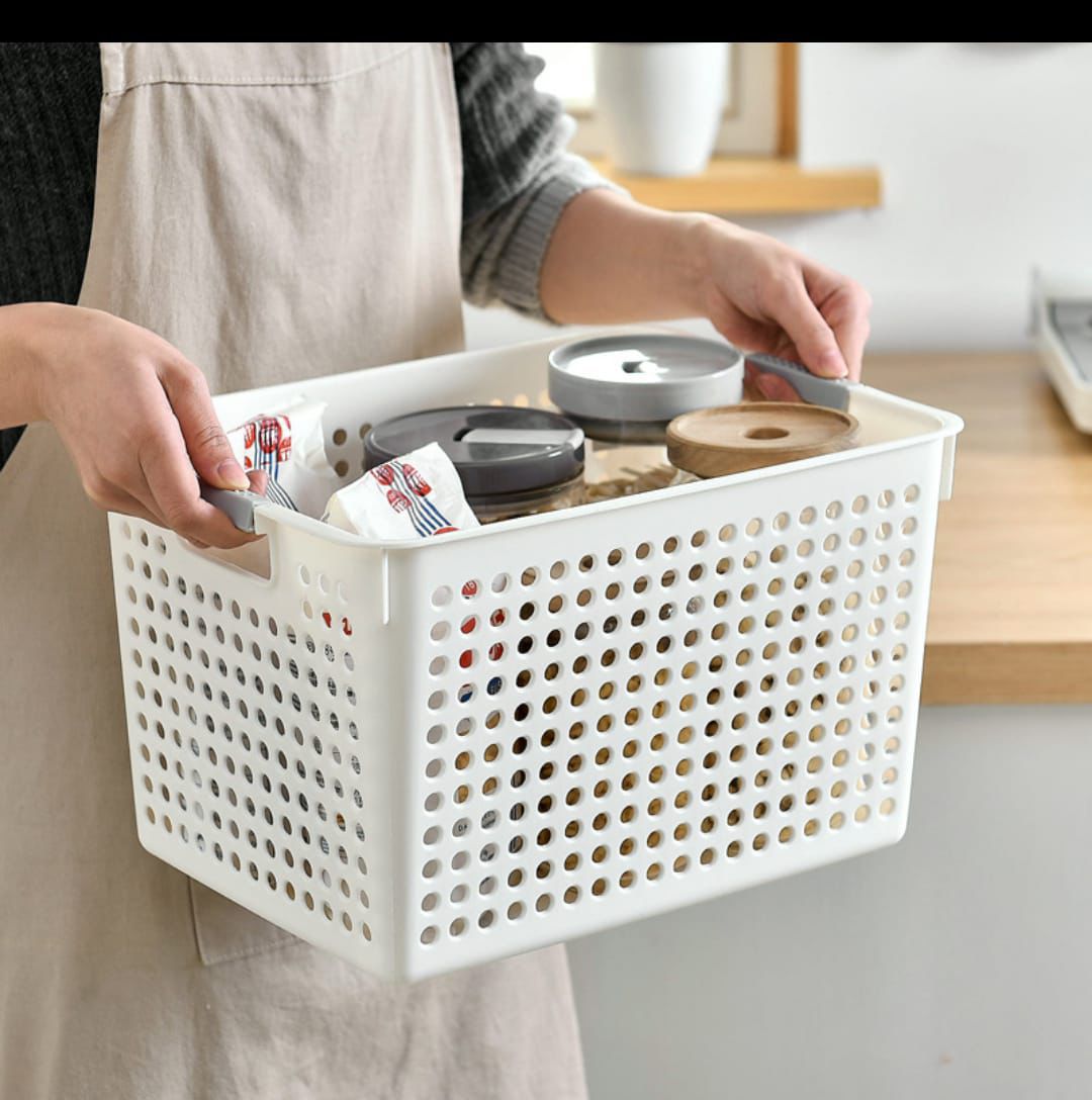 Medium White Plastic Storage Basket & Organiser – 29.5x20x17cm